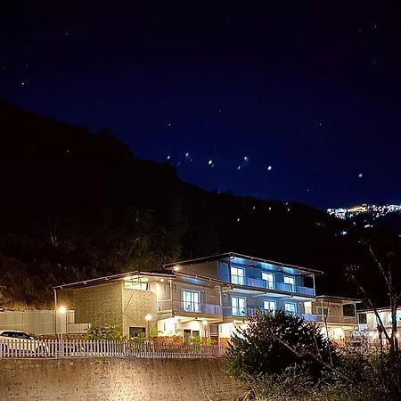 Sl Manor Hill Resort Mussoorie Exteriér fotografie