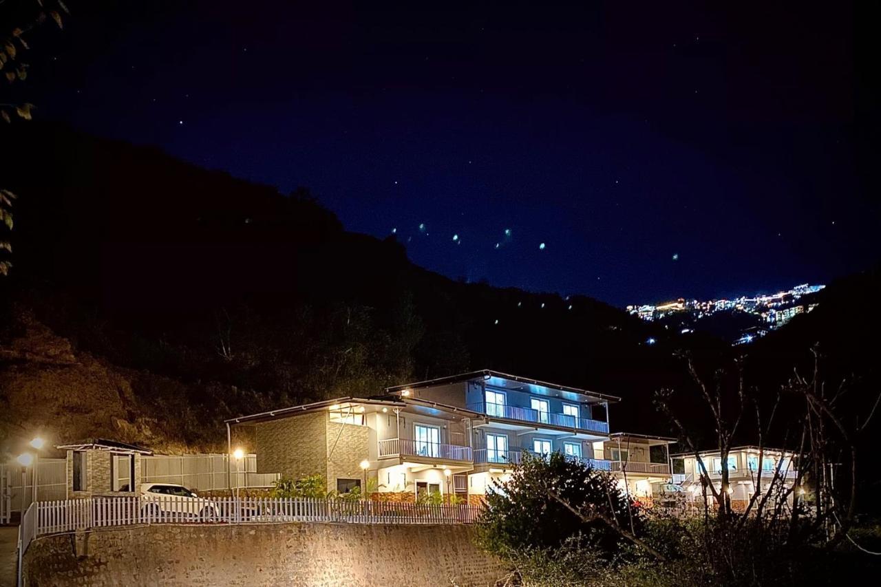 Sl Manor Hill Resort Mussoorie Exteriér fotografie